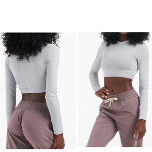 Vuori Light Gray Long Sleeve Crop Top